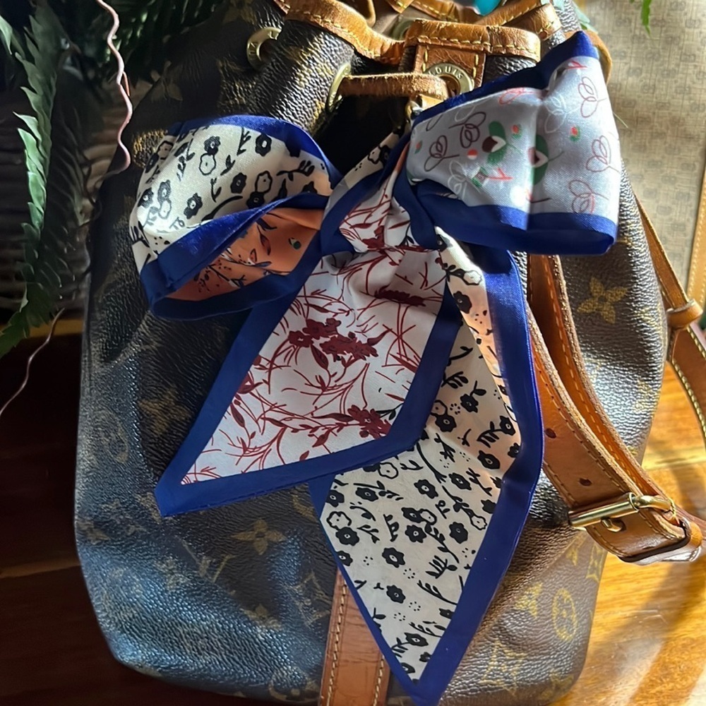 Beautiful twilly. Multi purpose